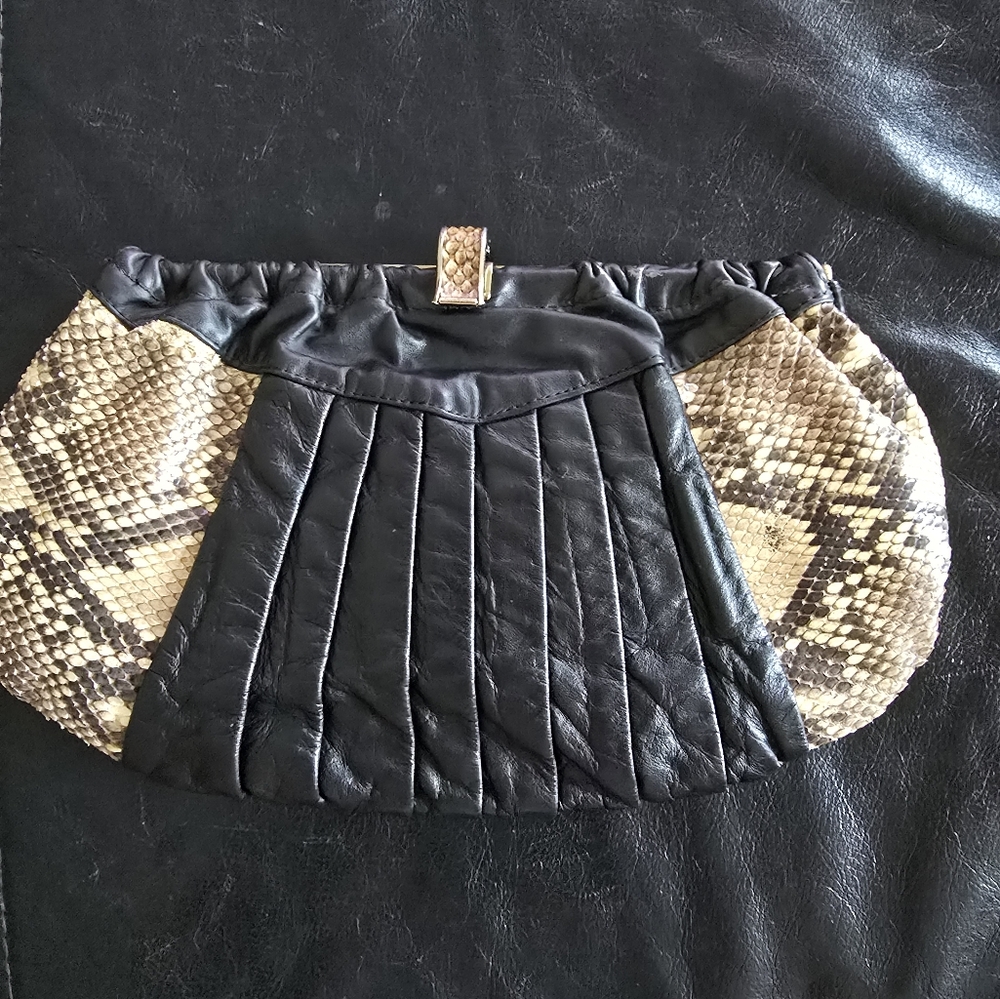 Vintage Leather Black and Tan Satchel with Elegant Design Bag